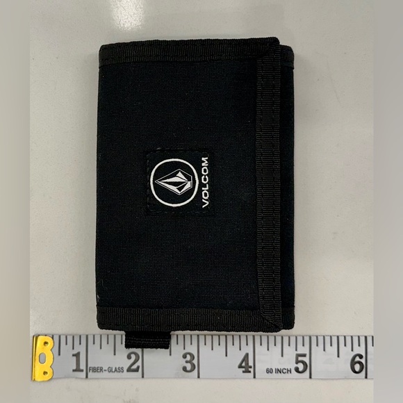 Volcom - Black-OnBlack Tri-Fold Canvas Velcro-Close Wallet w/ Ring - EUC - Picture 15 of 17